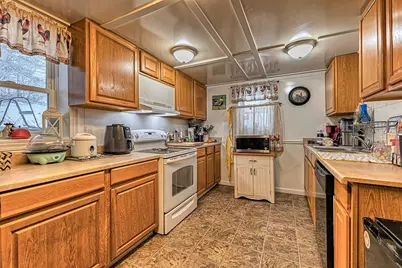 615 W 4th Ave, Derry Boro, PA 15627 - Photo 5