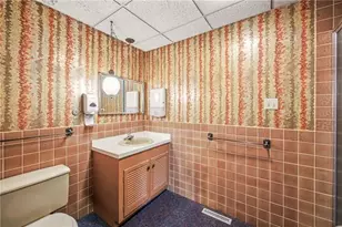 2000 Green St, Farrell, PA 16121 - Photo 19