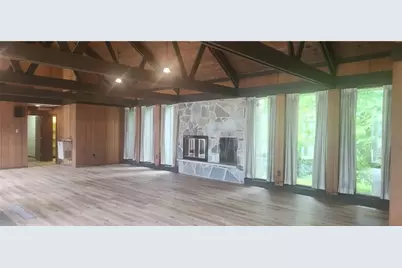 2000 Green St, Farrell, PA 16121 - Photo 9