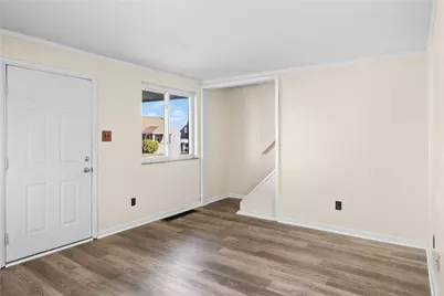 813 Lynda Ln, North Versailles, PA 15137 - Photo 9