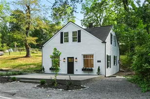 4978 S Pioneer Rd, Hampton, PA 15044 - Photo 1