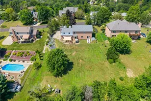 15 Penntowne Dr, Penn Twp, PA 15642 - Photo 5