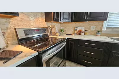 1852 The Circle, Canton Township, PA 15301 - Photo 15