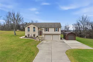 246 Highland Dr, California, PA 15417 - Photo 1