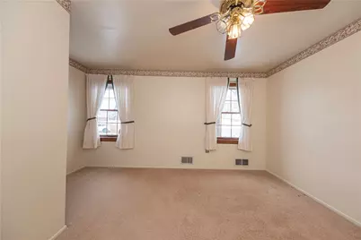 221 Disney Dr, Moon/Crescent Twp, PA 15108 - Photo 21