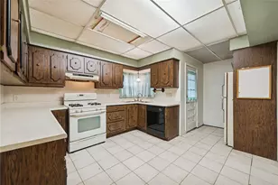 122 N Holland Ave, Rankin, PA 15104 - Photo 9