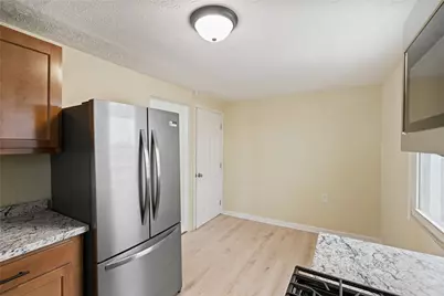 3825 Inland Ave, West Mifflin, PA 15122 - Photo 9