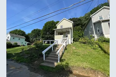 832 Western St, Ellwood City, PA 16117 - Photo 1