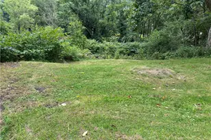 4 Brokers Ln, Hempfield Township, PA 15675 - Photo 5