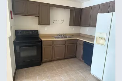 1002 Webster St, Farrell, PA 16121 - Photo 5