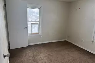 1002 Webster St, Farrell, PA 16121 - Photo 9