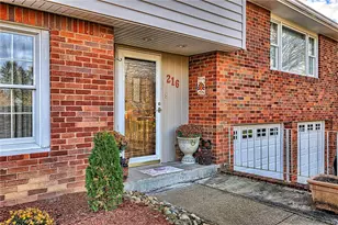 216 Roxbury Dr, Hempfield Township, PA 15601 - Photo 3