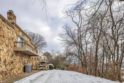 169 Woodshire Dr, Pittsburgh, PA 15215 - Photo 5