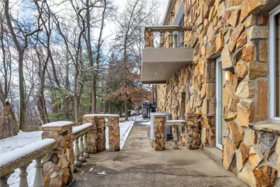 169 Woodshire Dr, Pittsburgh, PA 15215 - Photo 7