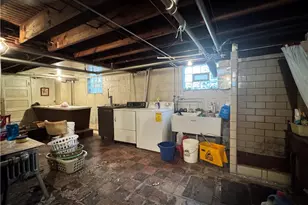 325 Crest Ave, Charleroi Boro, PA 15022 - Photo 33