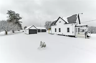 806 Harmony Baptist Rd, Shenango Township, PA 16101 - Photo 3