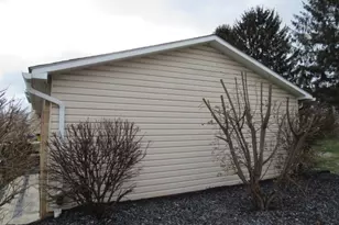 860 Lansberry Ct, Somerset Boro, PA 15501 - Photo 3