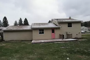 860 Lansberry Ct, Somerset Boro, PA 15501 - Photo 5