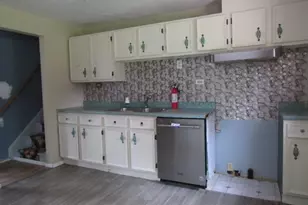 860 Lansberry Ct, Somerset Boro, PA 15501 - Photo 9