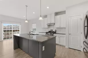 5026 Summit Dr, South Park, PA 15129 - Photo 9