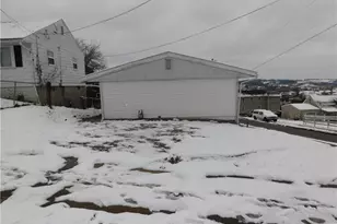 35 Pershing Ave, Uniontown, PA 15401 - Photo 5