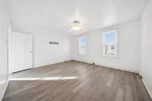 214 S 7th St, Jeannette, PA 15644 - Photo 7