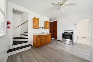 214 S 7th St, Jeannette, PA 15644 - Photo 5