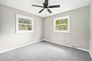 2894 Shadylane Dr, Neshannock Township, PA 16105 - Photo 9