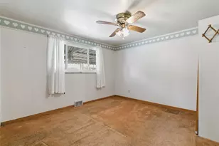 1241 Pleasantvue Dr, Pittsburgh, PA 15227 - Photo 9