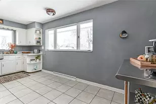 1962 Shady Oak Dr, Pittsburgh, PA 15101 - Photo 13