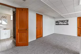 1962 Shady Oak Dr, Pittsburgh, PA 15101 - Photo 25