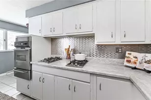 1962 Shady Oak Dr, Pittsburgh, PA 15101 - Photo 15