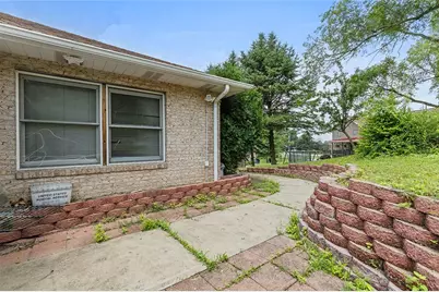 205 Veneze Dr, Robinson Twp, PA 15205 - Photo 29