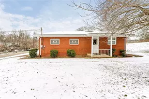 129 Byerly Dr, Penn Twp, PA 15644 - Photo 3