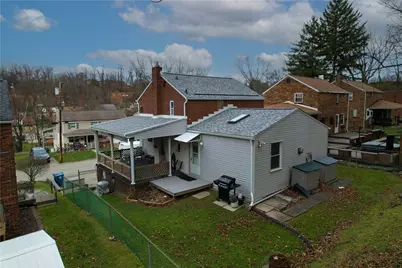 327 Macfarlane Dr, Pittsburgh, PA 15235 - Photo 5