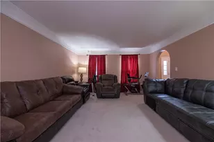 8010 Maureen Dr, Cranberry Township, PA 16066 - Photo 5