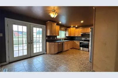 225 Larson Blvd, Rostraver, PA 15012 - Photo 11