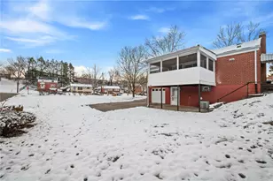 1375 Edgewood Dr, West Homestead, PA 15120 - Photo 21