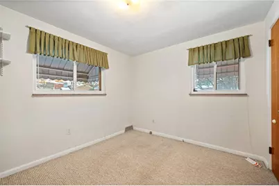 1375 Edgewood Dr, West Homestead, PA 15120 - Photo 11