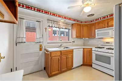 1375 Edgewood Dr, West Homestead, PA 15120 - Photo 13