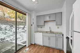 14 Bethany Dr, Pittsburgh, PA 15215 - Photo 9