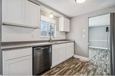 123 Penn Crest Dr, White Oak, PA 15131 - Photo 3