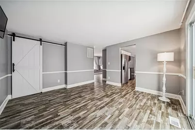 123 Penn Crest Dr, White Oak, PA 15131 - Photo 9