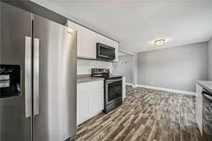 123 Penncrest Dr, White Oak, PA 15131 - Photo 5