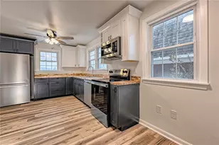 24 S 6th St, Youngwood, PA 15697 - Photo 3