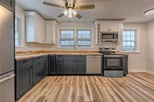 24 S 6th St, Youngwood, PA 15697 - Photo 7