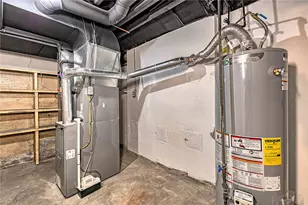 24 S 6th St, Youngwood, PA 15697 - Photo 27