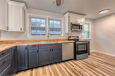 24 S 6th St, Youngwood, PA 15697 - Photo 5