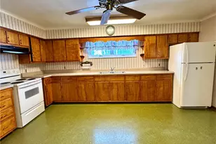 260 Simon Dr, Summit Township, PA 16002 - Photo 11