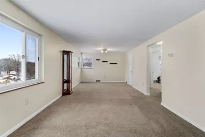 5704 Willow Terrace Dr, Bethel Park, PA 15102 - Photo 5